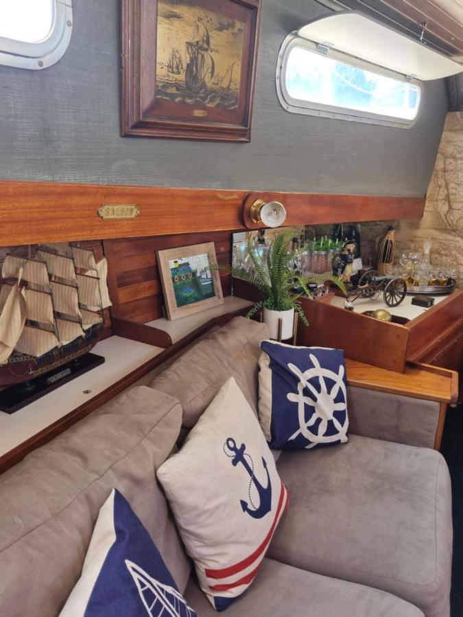 Hôtel Traditional Boat à Thorpe  Extérieur photo
