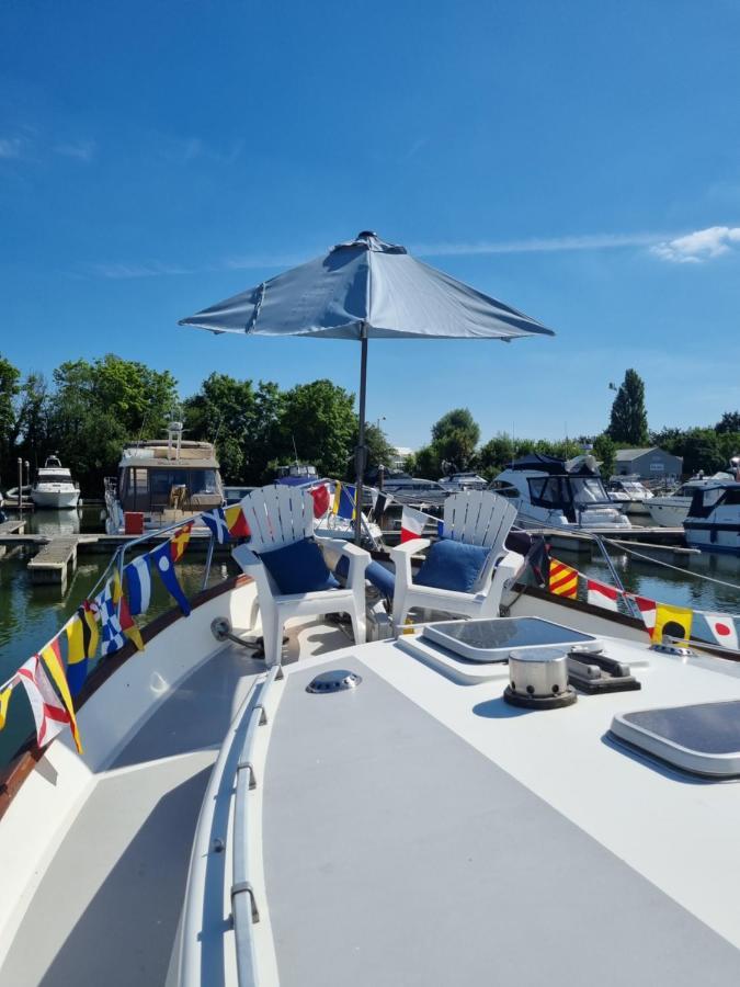 Hôtel Traditional Boat à Thorpe  Extérieur photo
